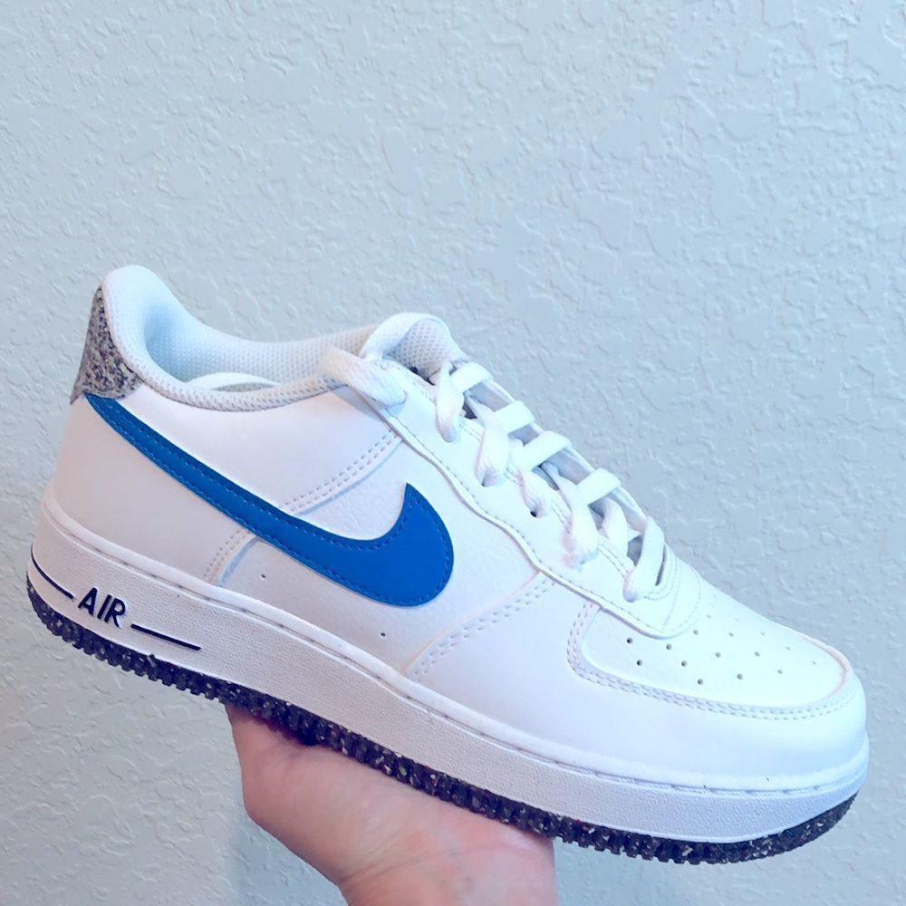 💙🤍NIKE AIR FORCE 1 LV8 GS SNEAKERS🤍💙